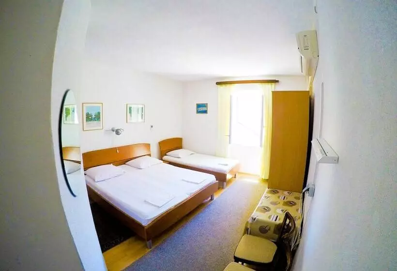 スタンダードトリプルルーム, Accommodation Old Town Vitaic