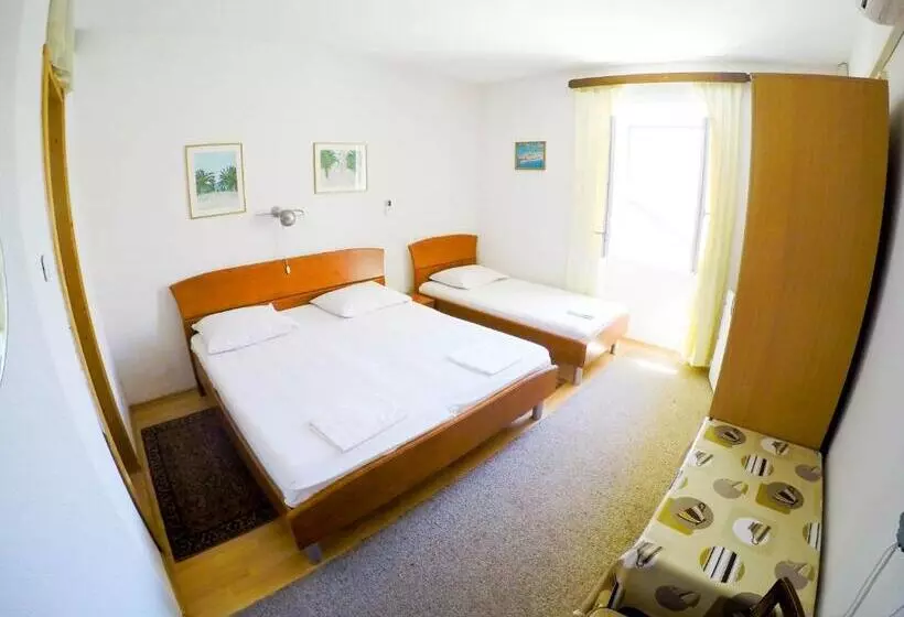 スタンダードトリプルルーム, Accommodation Old Town Vitaic