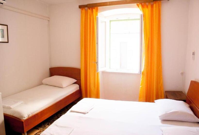 Номер Стандарт Трехместный, Accommodation Old Town Vitaic