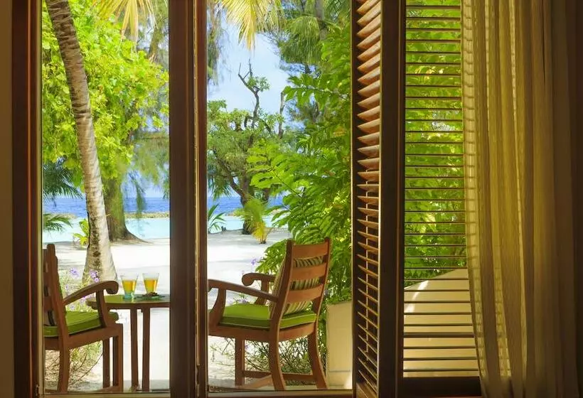 بانگلوی لوکس, Kurumba Maldives