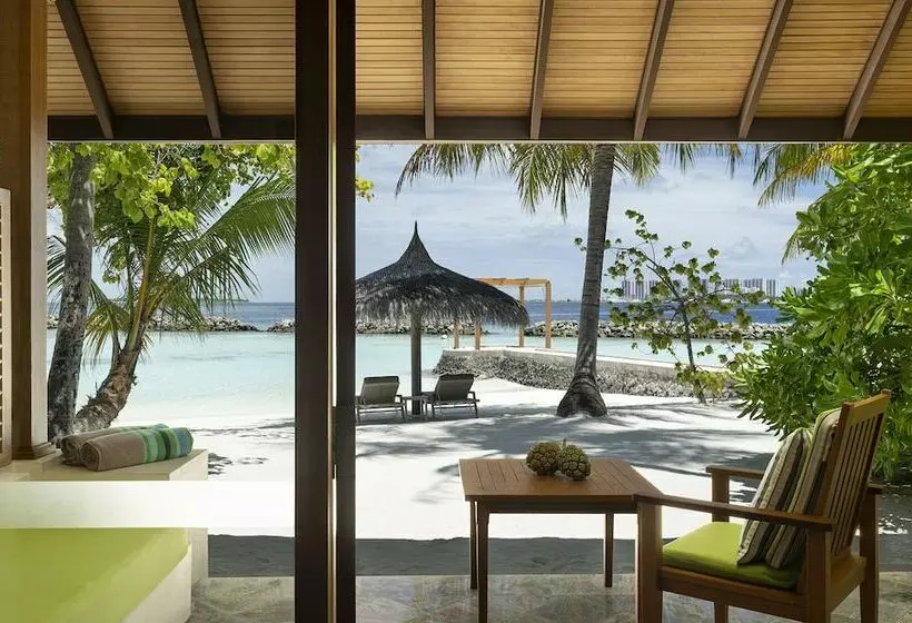 بانگلوی لوکس, Kurumba Maldives