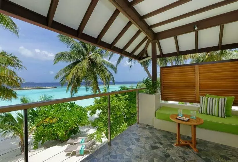 اتاق سوپریور سه تخته, Kurumba Maldives