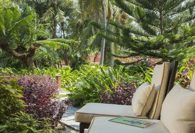 ویلای 1 خوابه با باغ, Kurumba Maldives