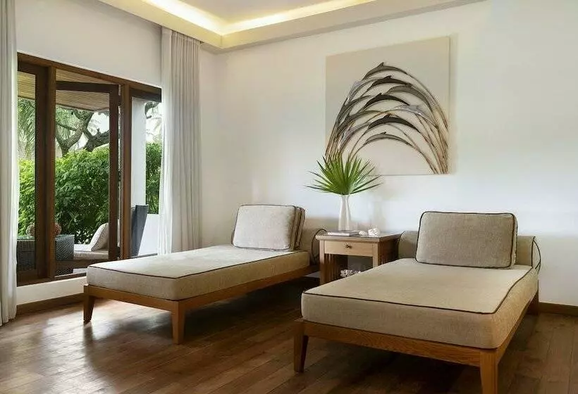 ویلای یک اتاق خوابه با استخر شنا, Kurumba Maldives