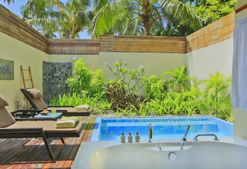 ویلای یک اتاق خوابه با استخر شنا, Kurumba Maldives