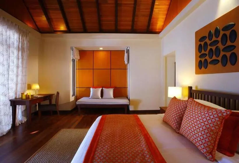 اتاق استاندارد چهار تخته, Kurumba Maldives