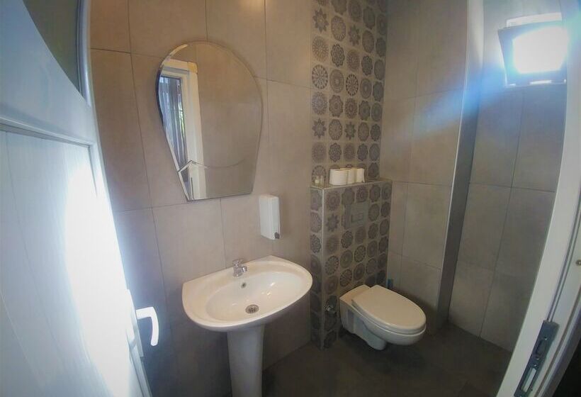 اتاق استاندارد, Antique Hostel