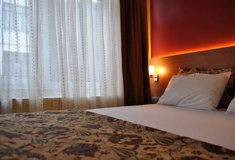 اتاق اکونومی, Antique Hostel