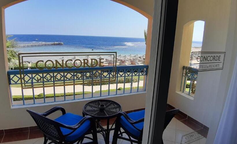 اتاق سوپریور, Concorde Moreen Beach Resort