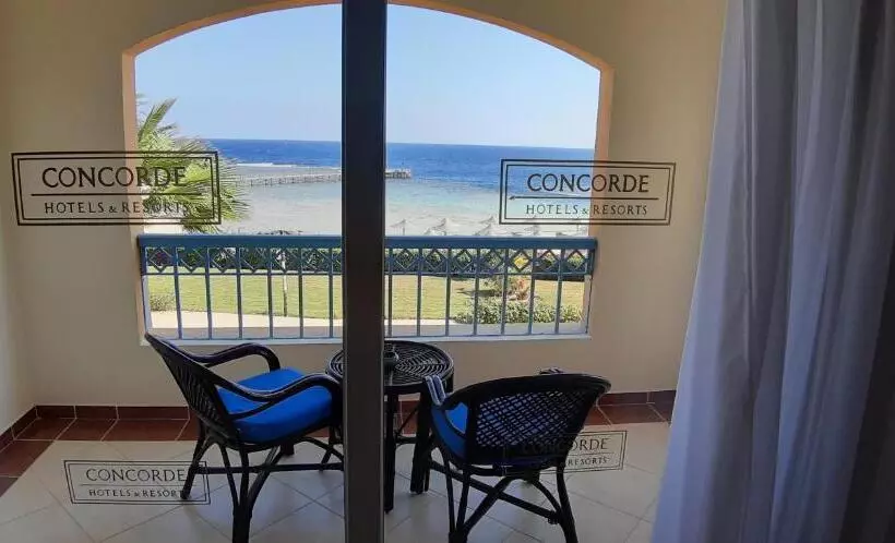 اتاق رمانتیک, Concorde Moreen Beach Resort