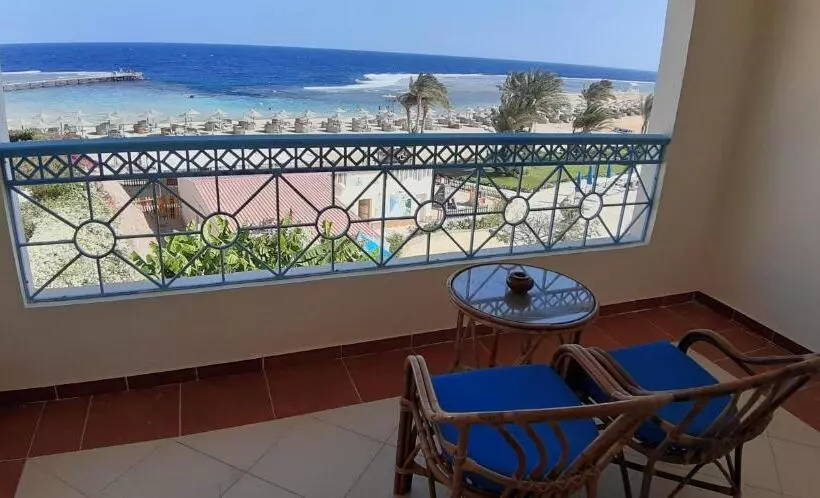 اتاق لوکس خانوادگی, Concorde Moreen Beach Resort