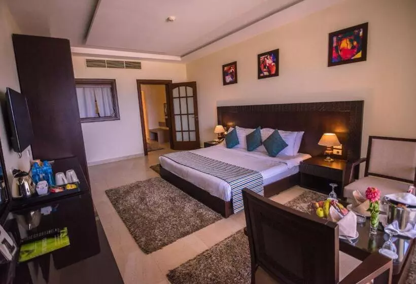 اتاق لوکس خانوادگی, Concorde Moreen Beach Resort
