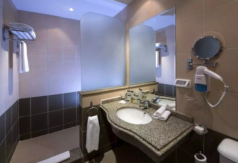 اتاق خانوادگی با چشم‌انداز دریا, Concorde Moreen Beach Resort