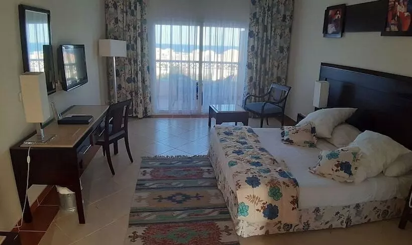 اتاق سوپریور با چشم‌انداز باغ, Concorde Moreen Beach Resort