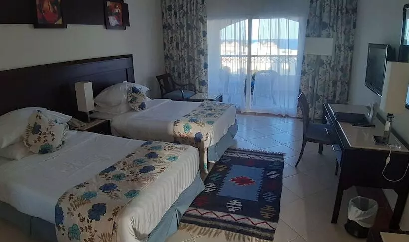 اتاق سوپریور با چشم‌انداز باغ, Concorde Moreen Beach Resort