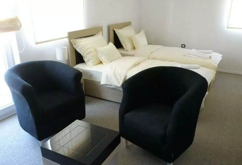 اتاق لوکس, Garni Hotel Biser