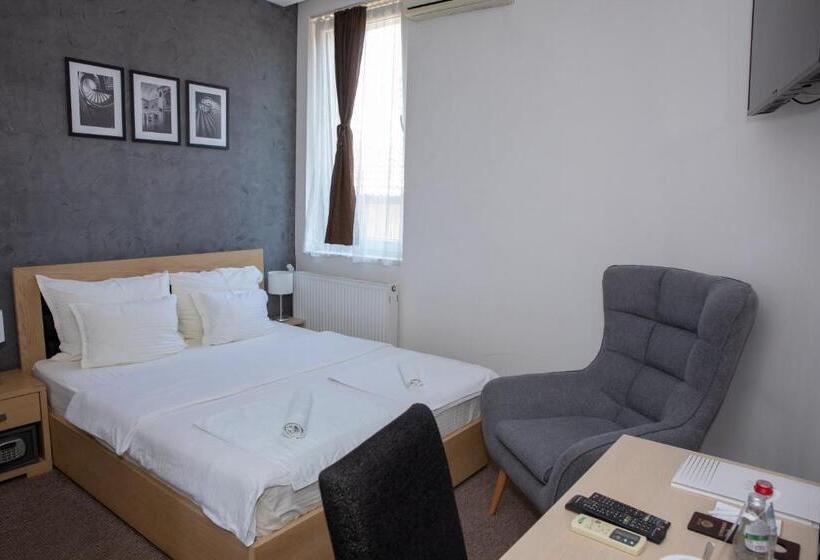 سوییت, Garni Hotel Biser