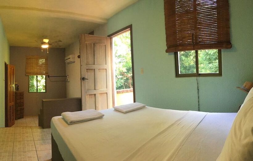 Quarto Triplo Economy, El Jardin