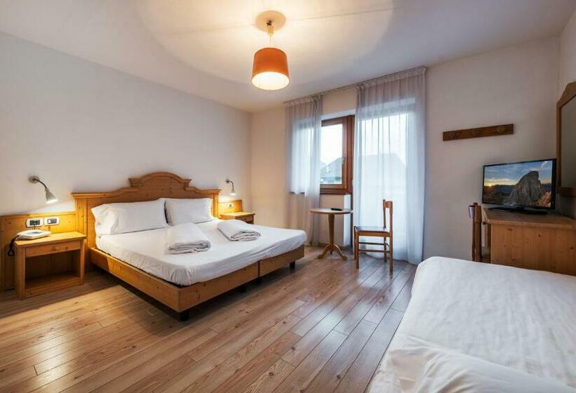 标准三人间, Europa