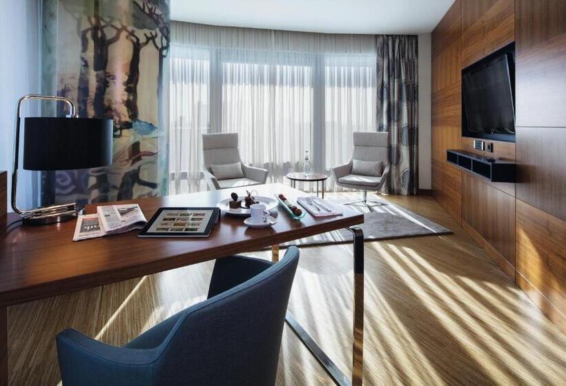 Deluxe Suite King Bed, Movenpick Hotel Ankara