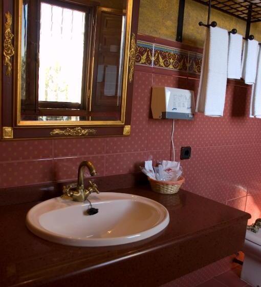 발코니가 있는 스위트, Caseta Nova