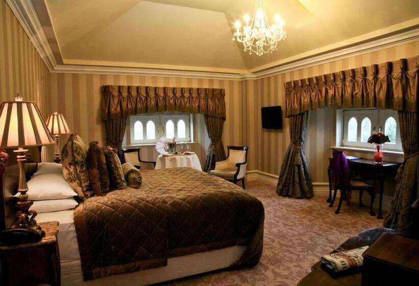 جناح, Kilronan Castle Hotel & Spa