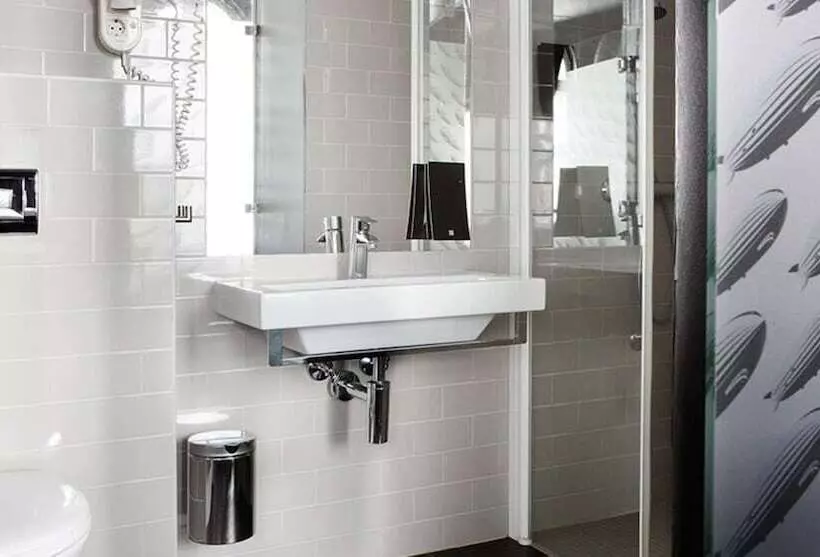 سوییت, Comfort Hotel Grand Central