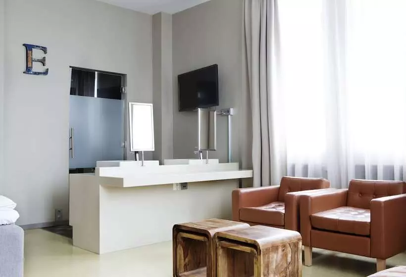 سوییت, Comfort Hotel Grand Central