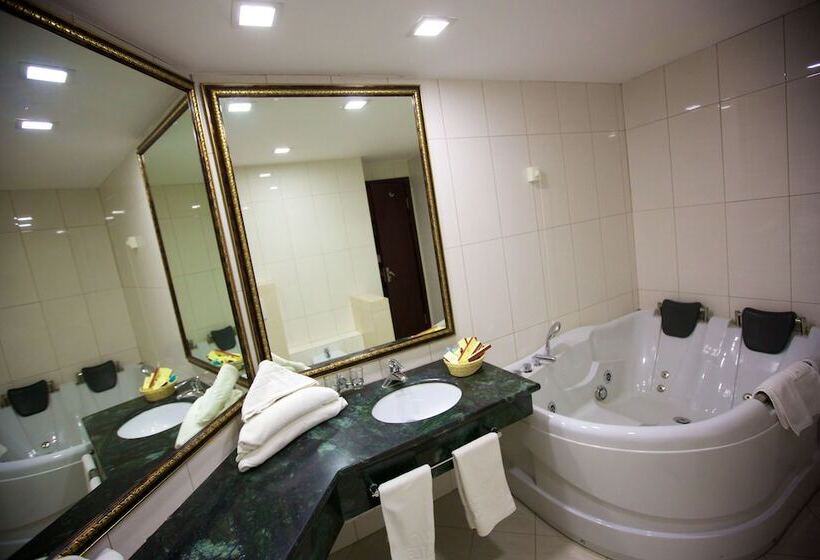 Номер Deluxe, Delta 4