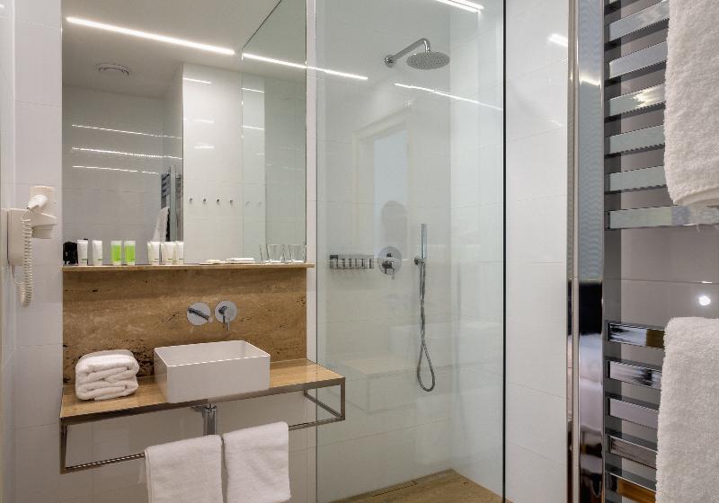 Номер Стандарт, Holiday Inn Express And Suites   Bradford, An Ihg
