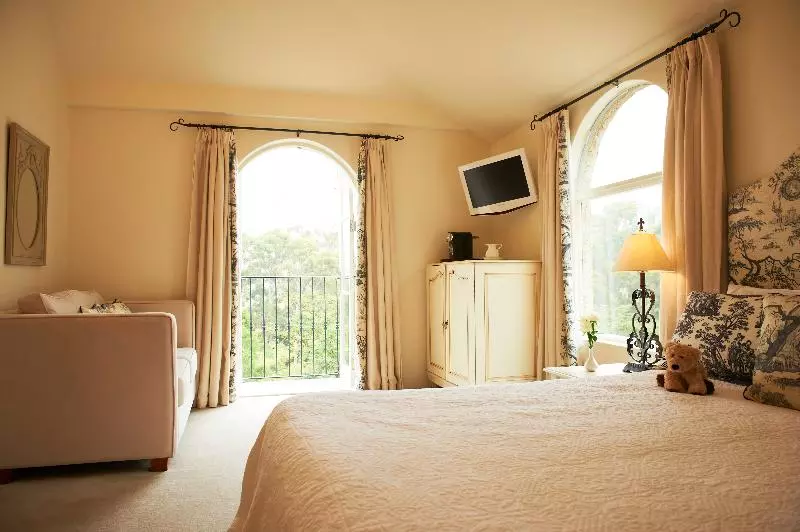 デラックススイート, Villa Howden