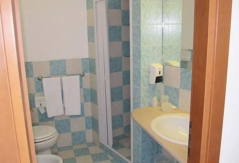 اتاق استاندارد سه نفره, Albergo Villa Vittoria