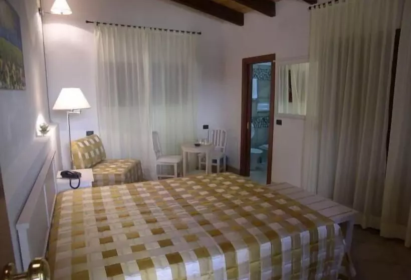 اتاق استاندارد سه نفره, Albergo Villa Vittoria