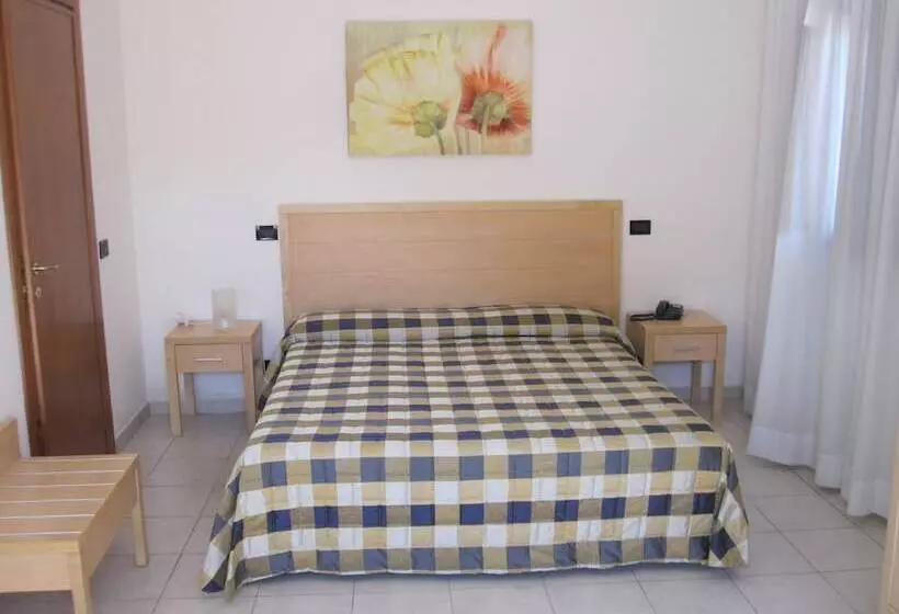 اتاق استاندارد سه نفره, Albergo Villa Vittoria