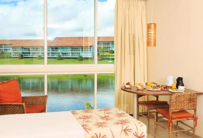 Deluxe Kolmen Hengen Huone, Villa Hípica Resort