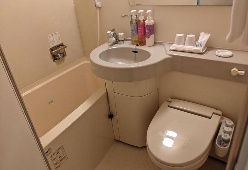 חדר סטנדרט, Aceinn Kariya