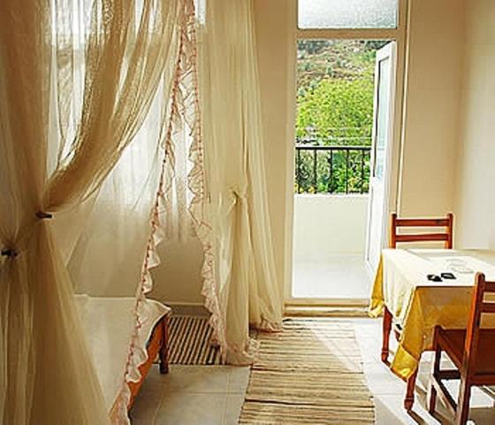 اتاق استاندارد, Akay