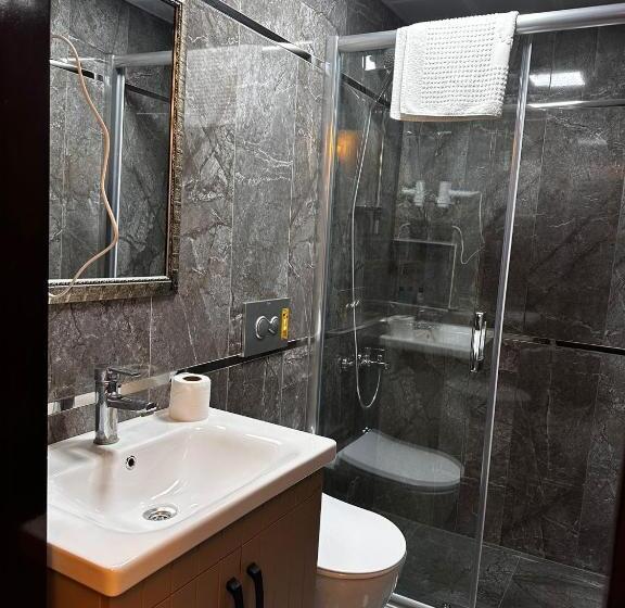 Quarto Quádruplo Estandar, Başkent