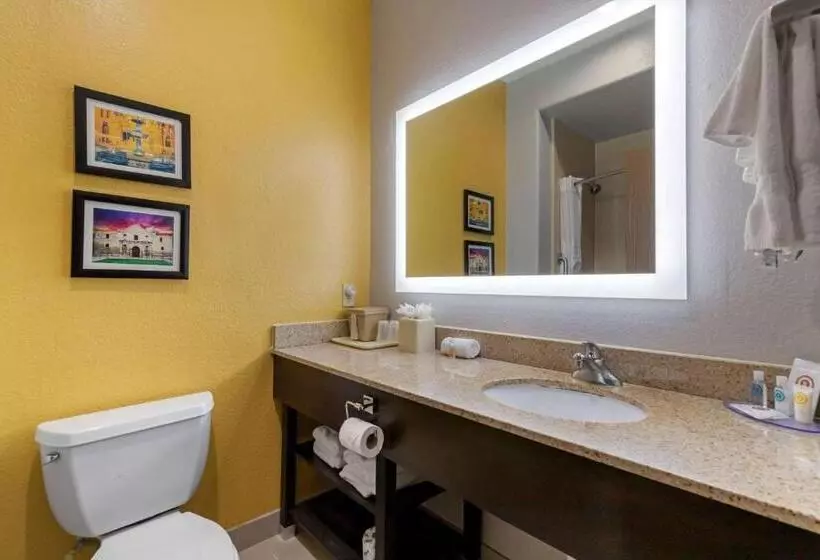 Sviitti King-vuode, Comfort Inn & Suites Selma Near Randolph Afb