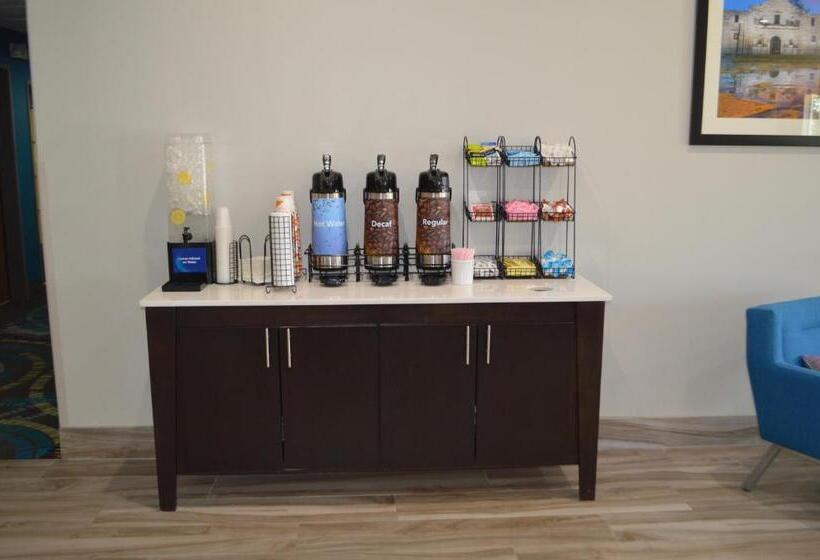 스탠다드 룸 킹사이즈 침대, Comfort Inn & Suites Selma Near Randolph Afb