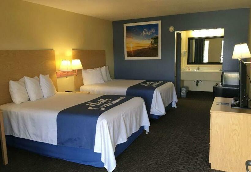 ２ダブルベッドのスタンダードルーム, Days Inn By Wyndham Crystal River