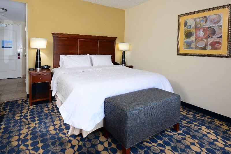 Standardzimmer Kingsize Bett, Hampton Inn & Suites Durham/north I85