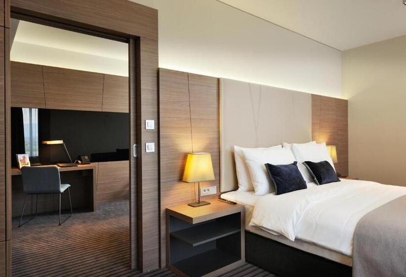 سوییت جونیور, Radisson Blu Plaza Hotel Ljubljana