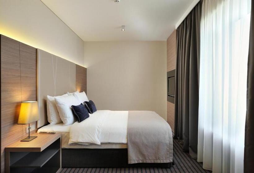 سوییت جونیور, Radisson Blu Plaza Hotel Ljubljana