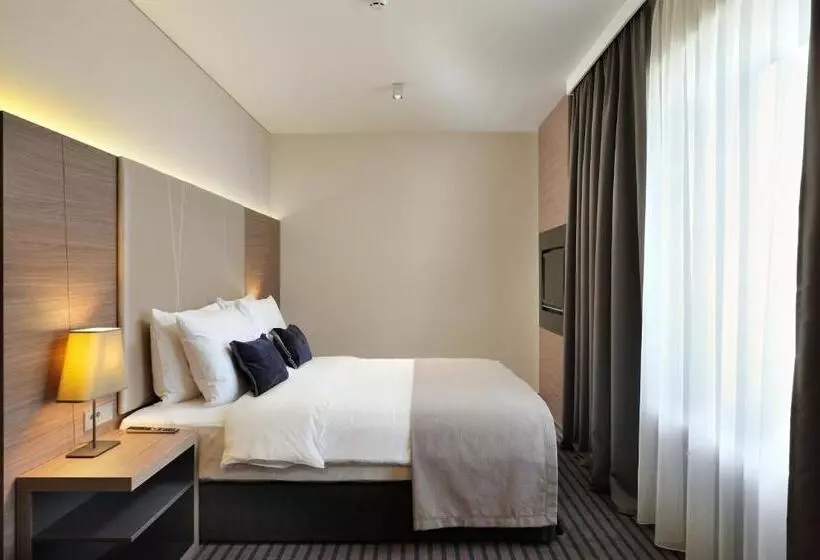 سوییت جونیور, Radisson Blu Plaza Hotel Ljubljana