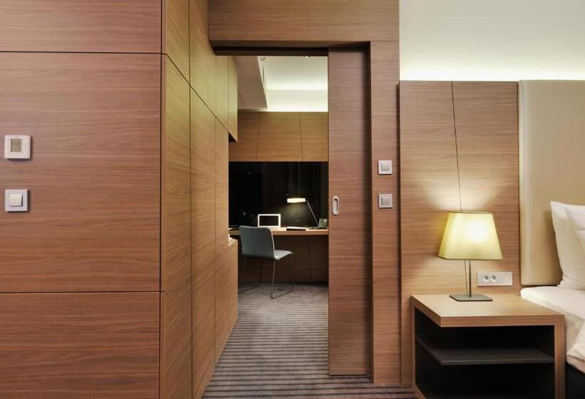 سوییت جونیور, Radisson Blu Plaza Hotel Ljubljana