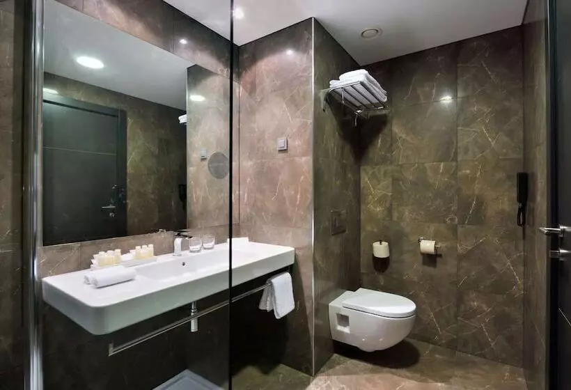 سوییت جونیور, Radisson Blu Plaza Hotel Ljubljana