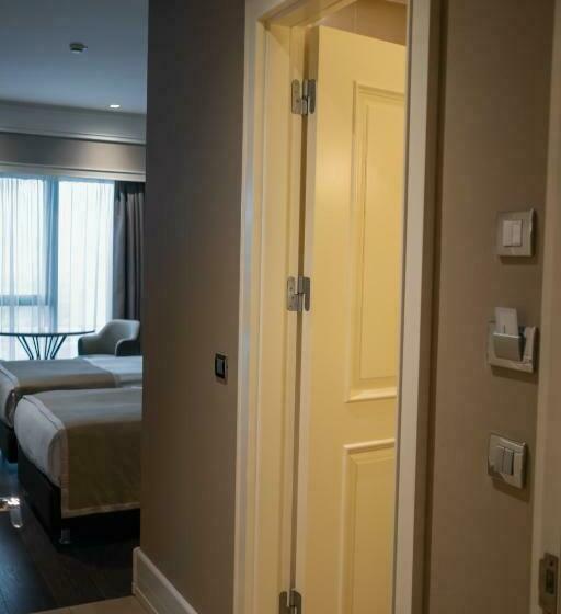 シティビューのスーペリアルーム, Windsor Hotel & Convention Center Istanbul
