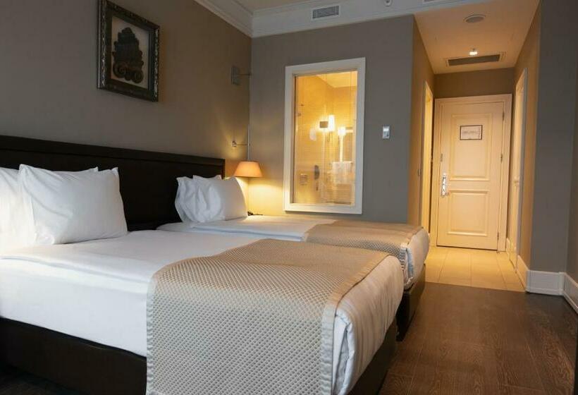 اتاق اجرایی با چشمانداز دریا, Windsor Hotel & Convention Center Istanbul