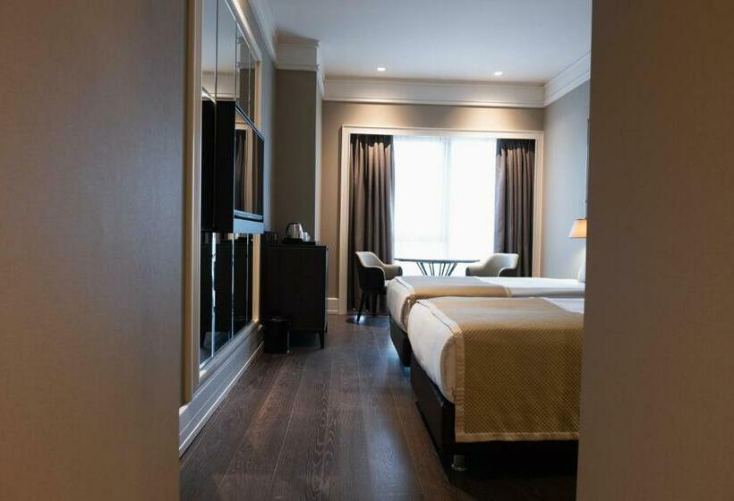 اتاق اجرایی با چشمانداز دریا, Windsor Hotel & Convention Center Istanbul